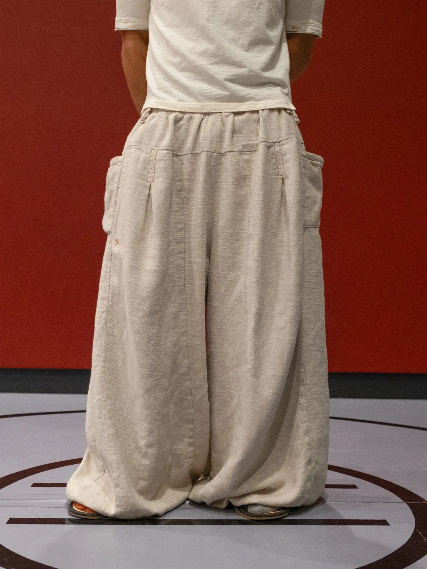 16-PANEL FLAX PLEATED WIDE-LEG PANTS | WASHED BLACK