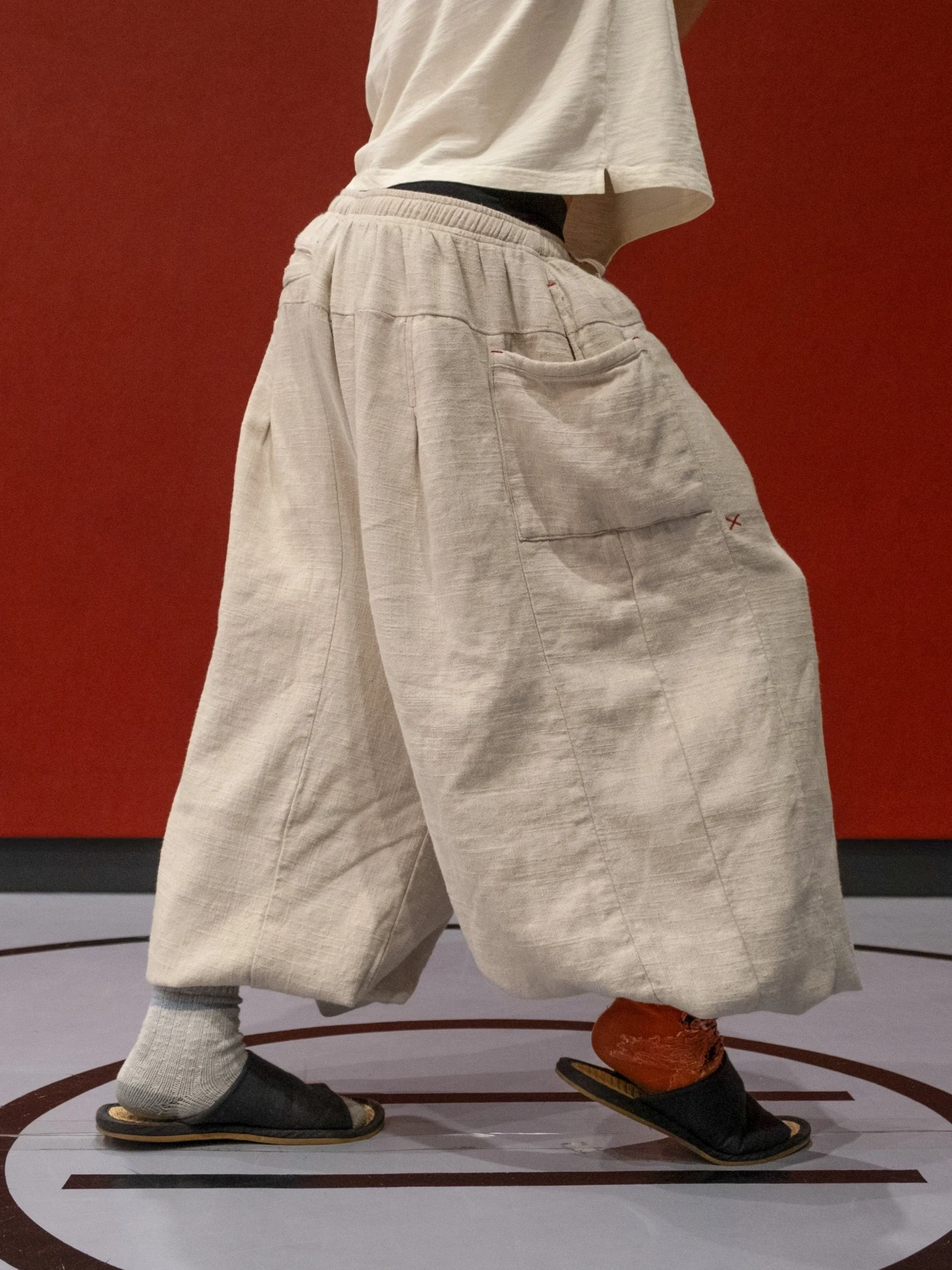 16-PANEL FLAX PLEATED WIDE-LEG PANTS | WASHED BLACK