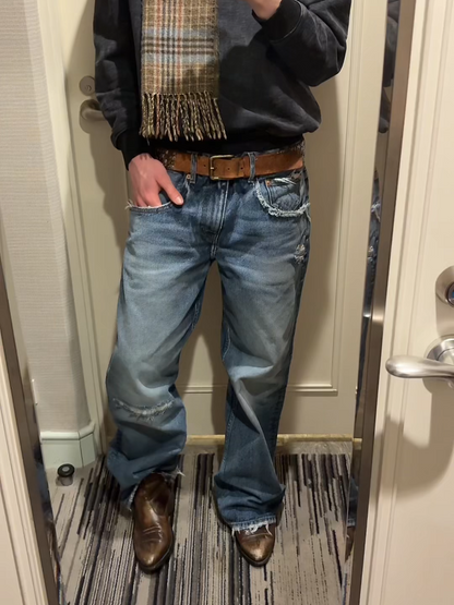 DISTRESSED DENIM