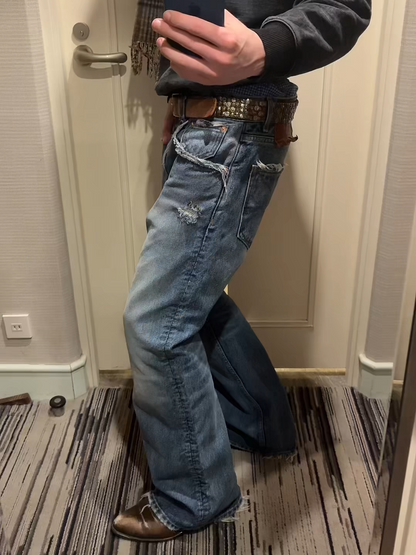 DISTRESSED DENIM