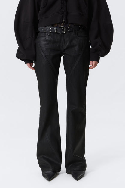 LOW RISE SLIM BOOTCUT LEG JEANS